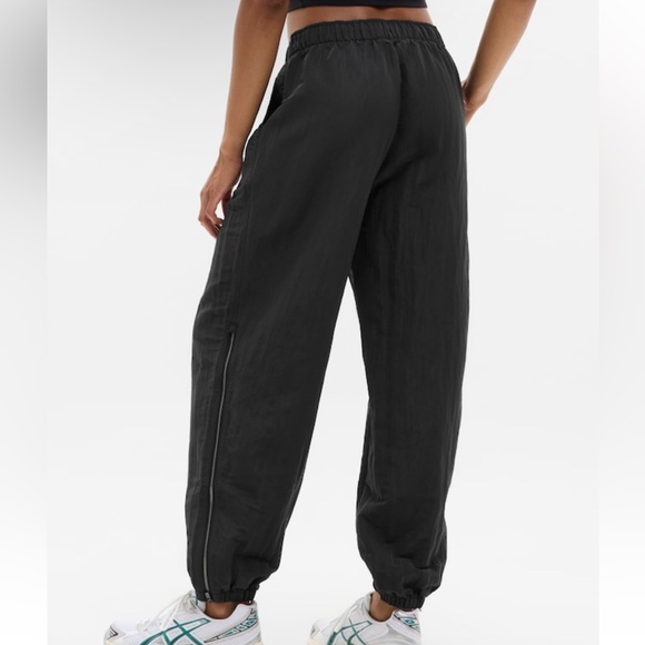 Athleta Pursuit Mid Rise Zip Jogger NWT - Picture 3 of 9